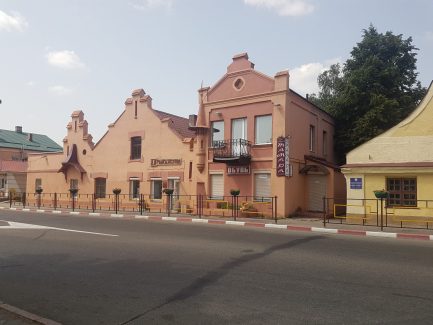 Цэнтральная плошча, Паставы